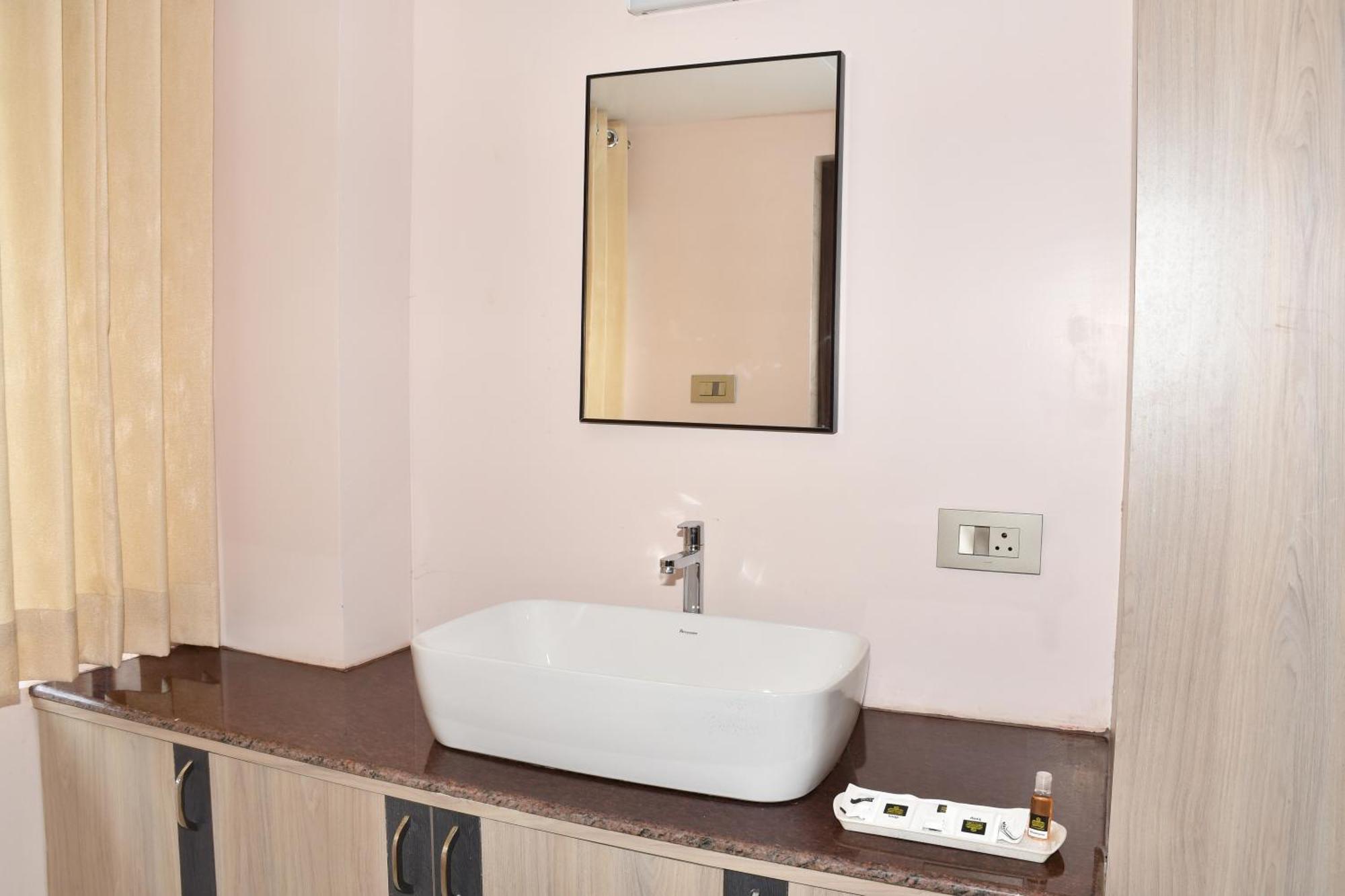 Gb Residency Hotel Ramanathapuram Exterior foto